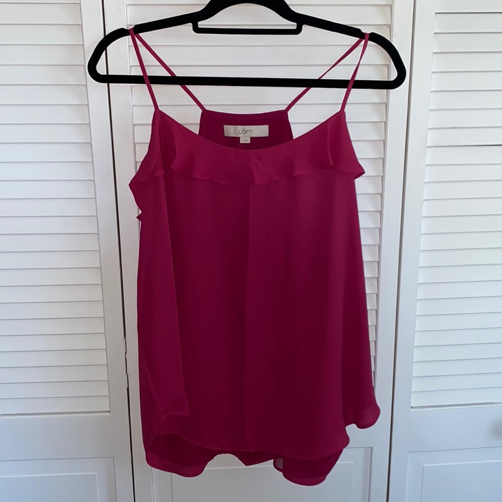 NWOT LOFT fun, ruffled strappy swing cami top, size large cranberry color